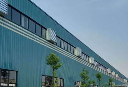 夏季車(chē)間如何安裝負(fù)壓風(fēng)機(jī)排風(fēng)設(shè)備